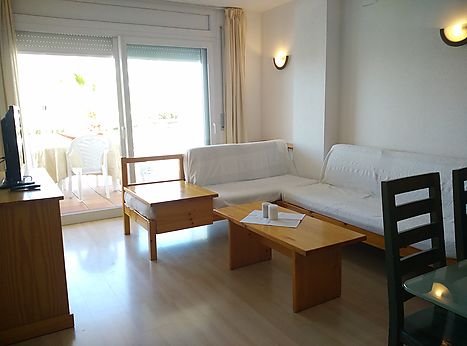 Apartament ampli de dos dormitoris amb vistes al canal