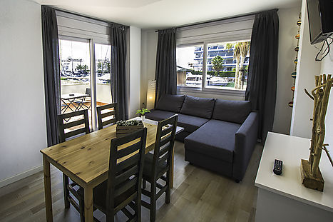 Comprar apartamento renovado en Roses