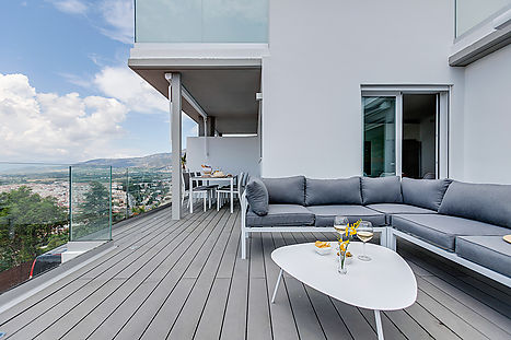 Preciosa casa d'obra nova amb vistes al mar 