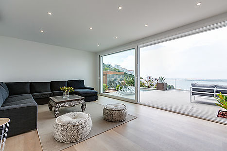 Preciosa casa d'obra nova amb vistes al mar 
