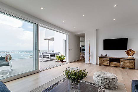 Preciosa casa d'obra nova amb vistes al mar 