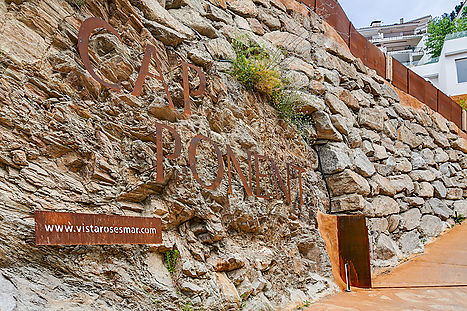 Preciosa casa d'obra nova amb vistes al mar 