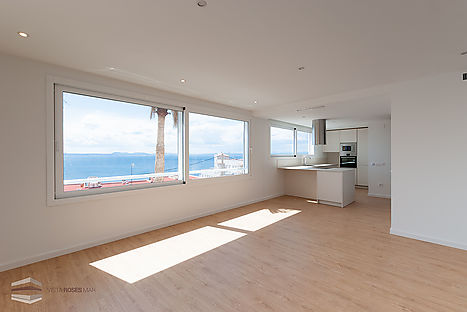 Comedor grande con vistas al mar para comprar en Canyelles Petites Platja, Roses