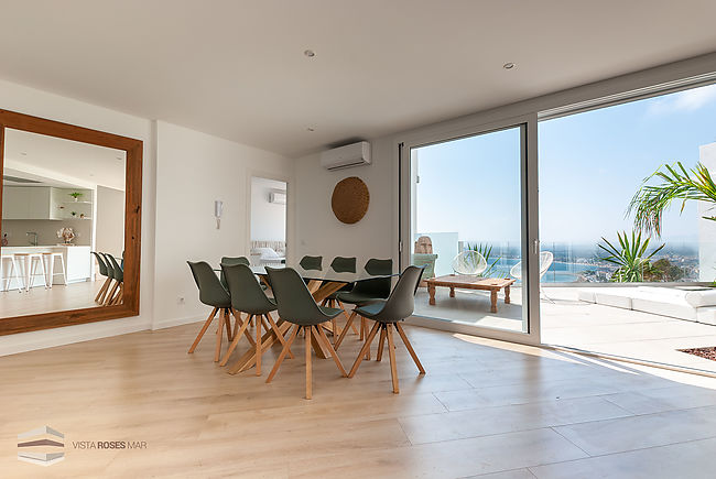 Louer nouvelle maison avec piscine et vue sur mer à Rosas