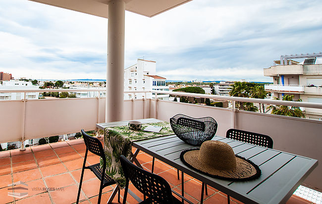 Comprar apartamento con vistas al mar en Roses