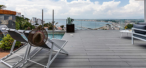 Preciosa casa d'obra nova amb vistes al mar 