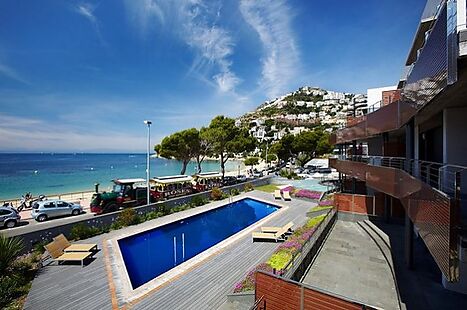 Appartement en location de vacances avec vue sur la mer à Canyelles (Roses)