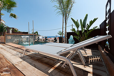 Casa de obra nueva con piscina y vista al mar en alquiler vacacional en Roses (ANCLA MAR 1)