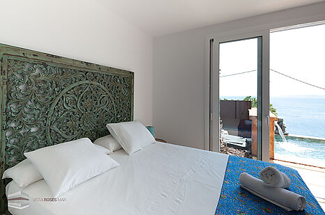 Casa de obra nueva con piscina y vista al mar en alquiler vacacional en Roses (ANCLA MAR 1)