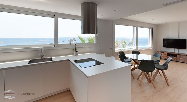 Casa de obra nueva con piscina y vista al mar en alquiler vacacional en Roses (ANCLA MAR 1)