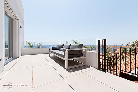 Casa de obra nueva con piscina y vista al mar en alquiler vacacional en Roses (ANCLA MAR 1)