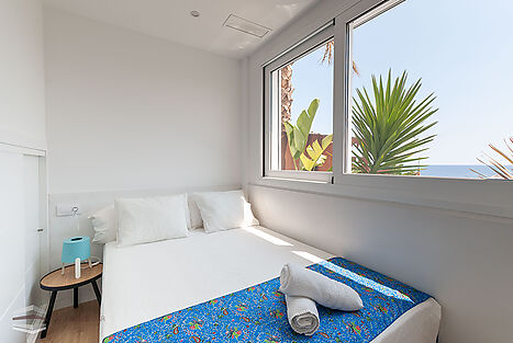Casa de obra nueva con piscina y vista al mar en alquiler vacacional en Roses (ANCLA MAR 1)