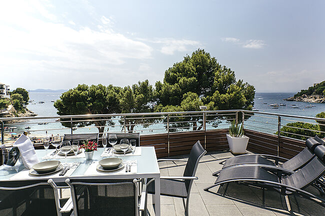 Apartamento en alquiler vacacional con vistas al mar en Canyelles (Roses)