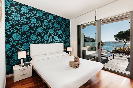 Apartment for holidays rental with sea view in Canyelles (Roses)