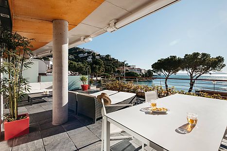 Apartamento en alquiler vacacional con vistas al mar en Canyelles (Roses)