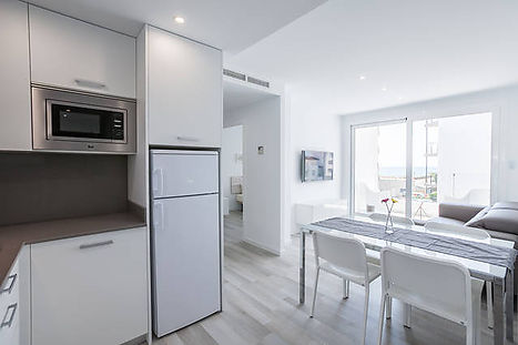 Vent de Mar - 2 bedrooms with balcony and community Jacuzzi