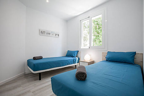 Vent de Mar - 2 bedrooms with balcony and community Jacuzzi