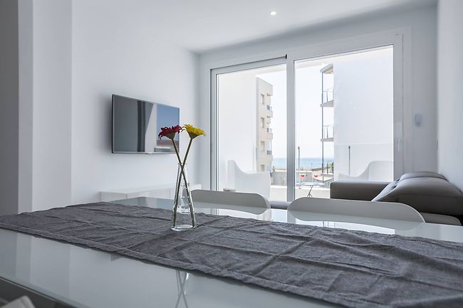 Vent de Mar - 2 bedrooms with balcony and community Jacuzzi