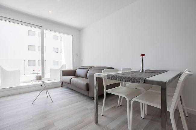 Vent de Mar - 2 bedrooms with balcony and community Jacuzzi