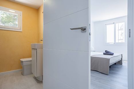 Vent de Mar - 2 bedrooms with balcony and community Jacuzzi