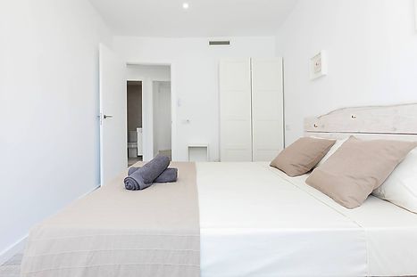 Vent de Mar - 2 bedrooms with balcony and community Jacuzzi