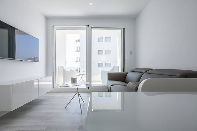 Vent de Mar - 2 bedrooms with balcony and community Jacuzzi