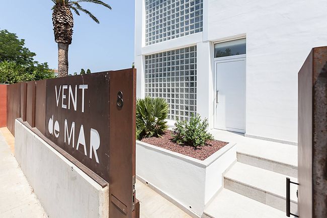 Vent de Mar - 2 bedrooms with terrace and communal  jacuzzi