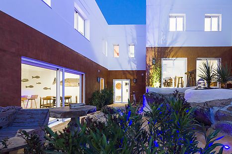Villa Batik - 9 Casas de estilo balines con piscina y jacuzzi en Roses