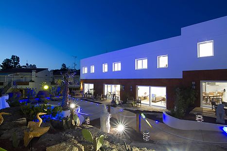 Villa Batik - 9 Casas de estilo balines con piscina y jacuzzi en Roses