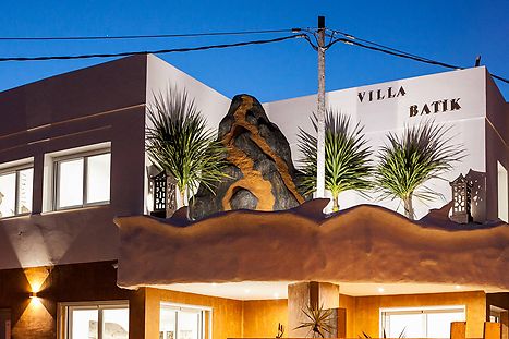 Villa Batik - 9 Casas de estilo balines con piscina y jacuzzi en Roses