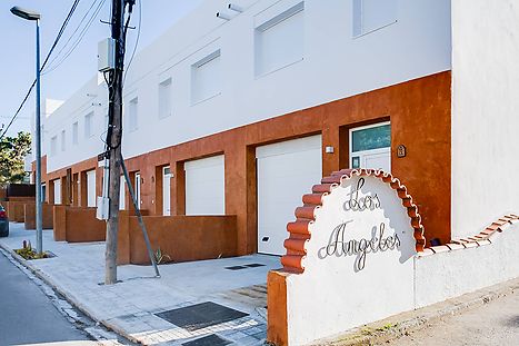 Villa Batik - 9 Casas de estilo balines con piscina y jacuzzi en Roses