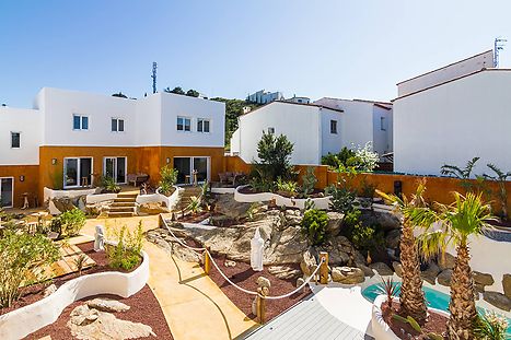 Villa Batik - 9 Casas de estilo balines con piscina y jacuzzi en Roses