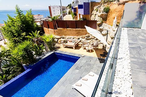 Casa en venda con vistas al mar en Puig Rom (Roses)