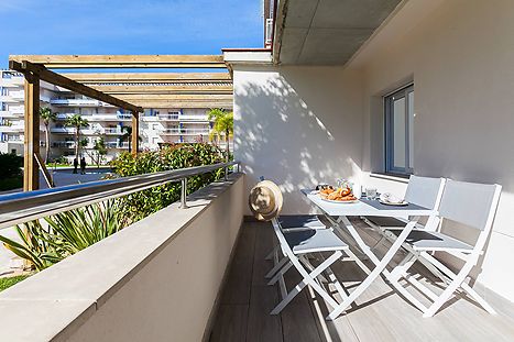 Apartamento totalmente reformado con piscina comunitaria