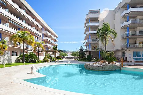 Apartamento totalmente reformado con piscina comunitaria