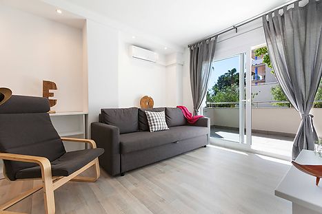 Apartamento totalmente reformado con piscina comunitaria