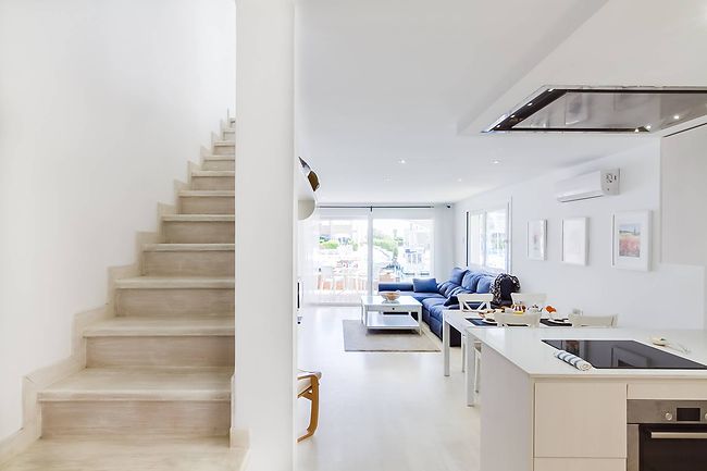 Buy renovated house near the beach in Empuriabrava