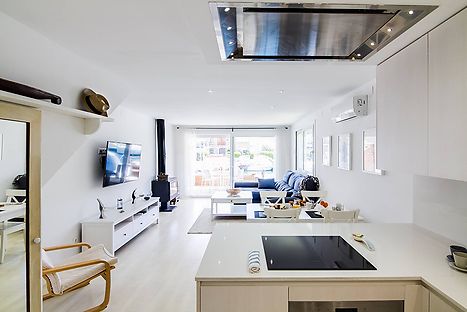 Buy house in Empuriabrava to the canal. Kitchen - dining room