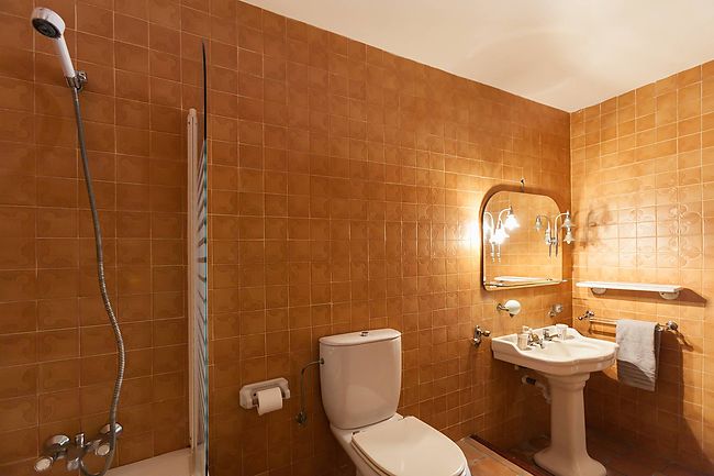Casa rural con piscina en venta en el Empordà