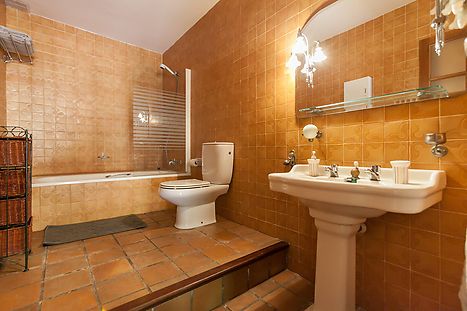 Casa rural con piscina en venta en el Empordà