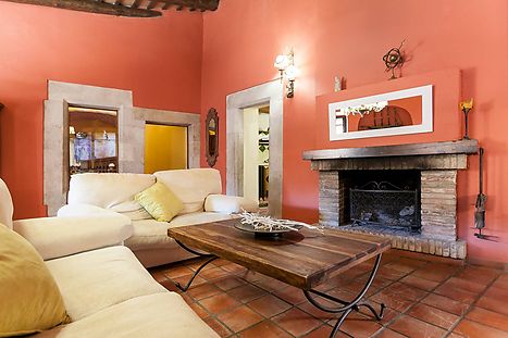 Casa rural con piscina en venta en el Empordà