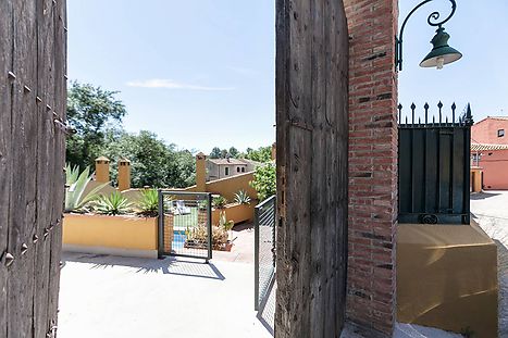 Casa rural con piscina en venta en el Empordà