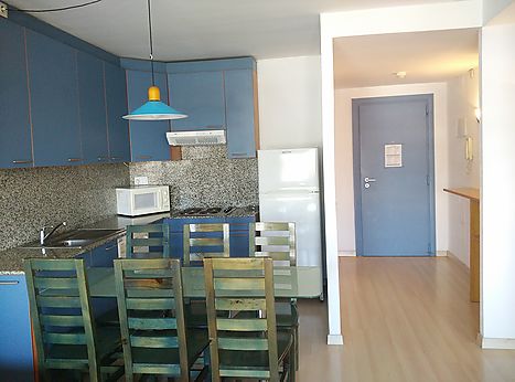 Apartamento amplio de dos dormitorios con vistas a la piscina